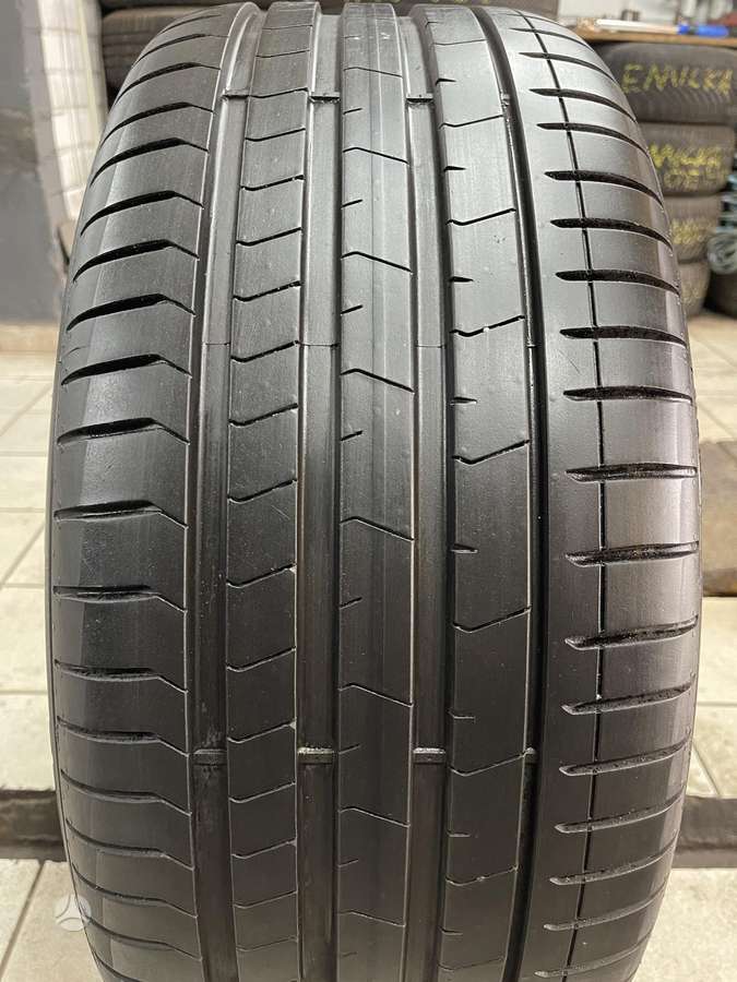 Pirelli Pzero, summer 275/40 R21