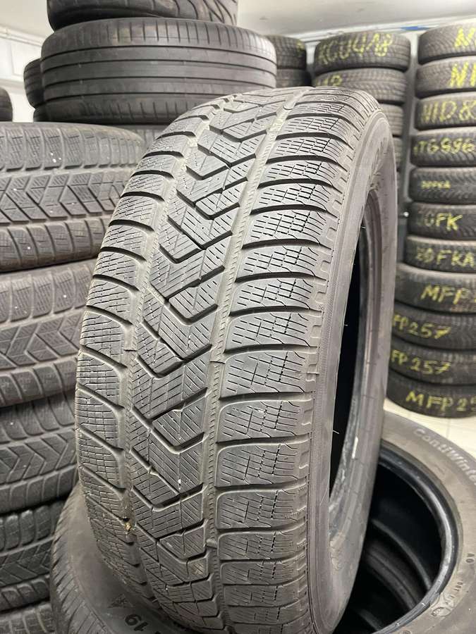 Pirelli Scorpion, winter 235/65 R17