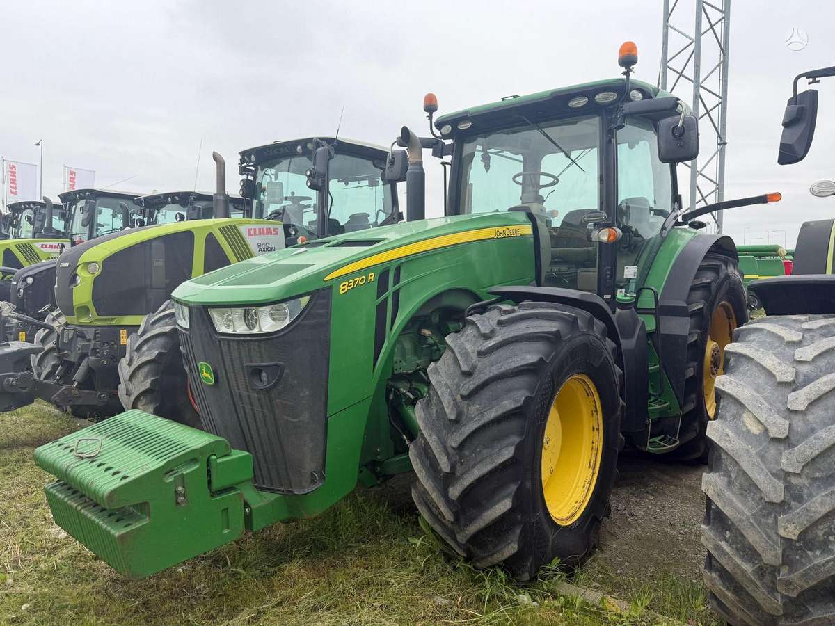 John Deere 8370R, tractors
