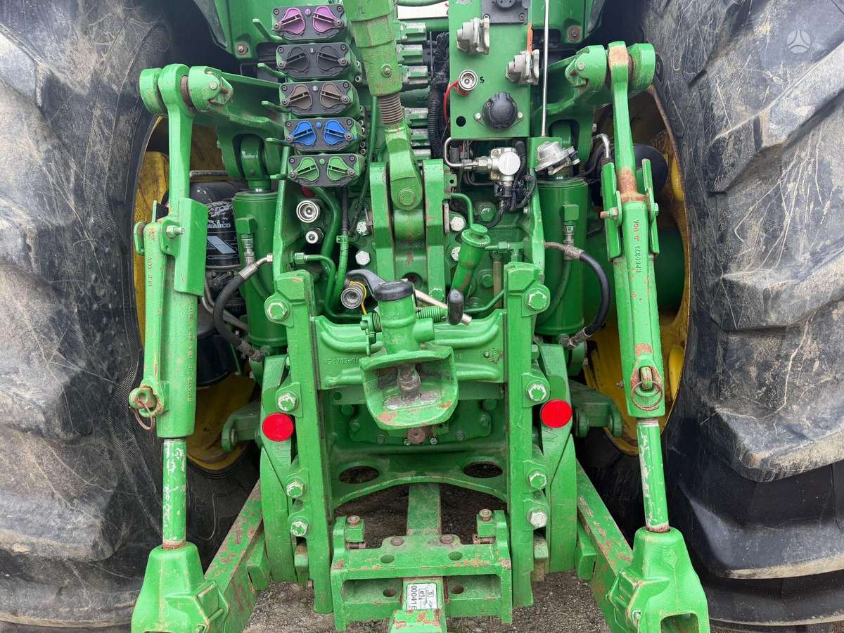 John Deere 8370R, tractors