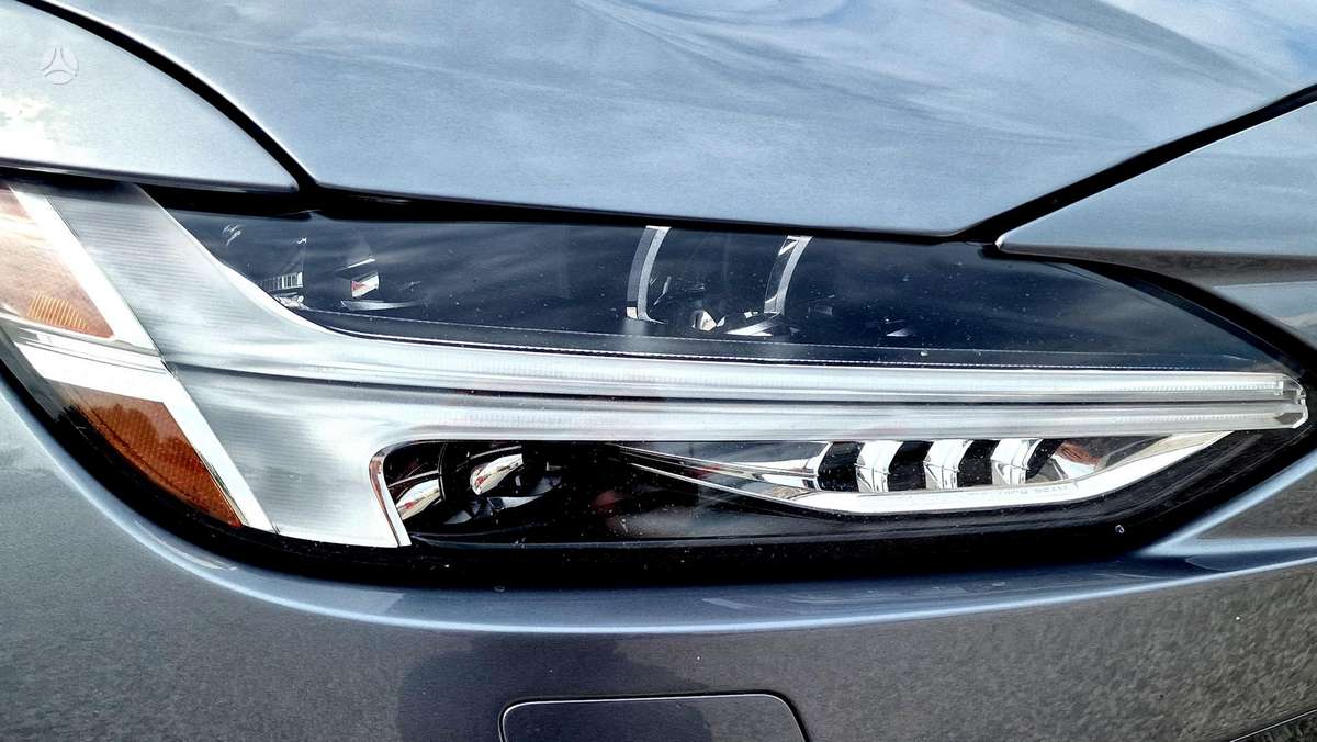Volvo S90, 2.0 l., Седан