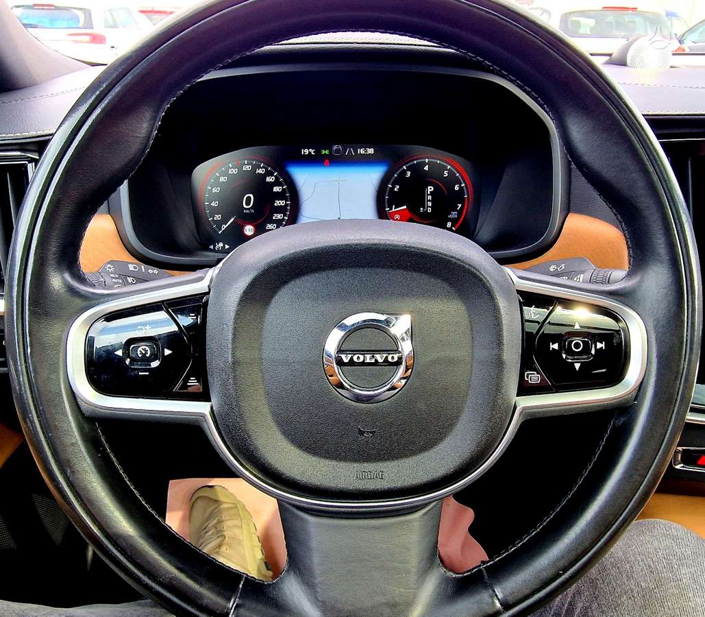 Volvo S90, 2.0 l., Седан