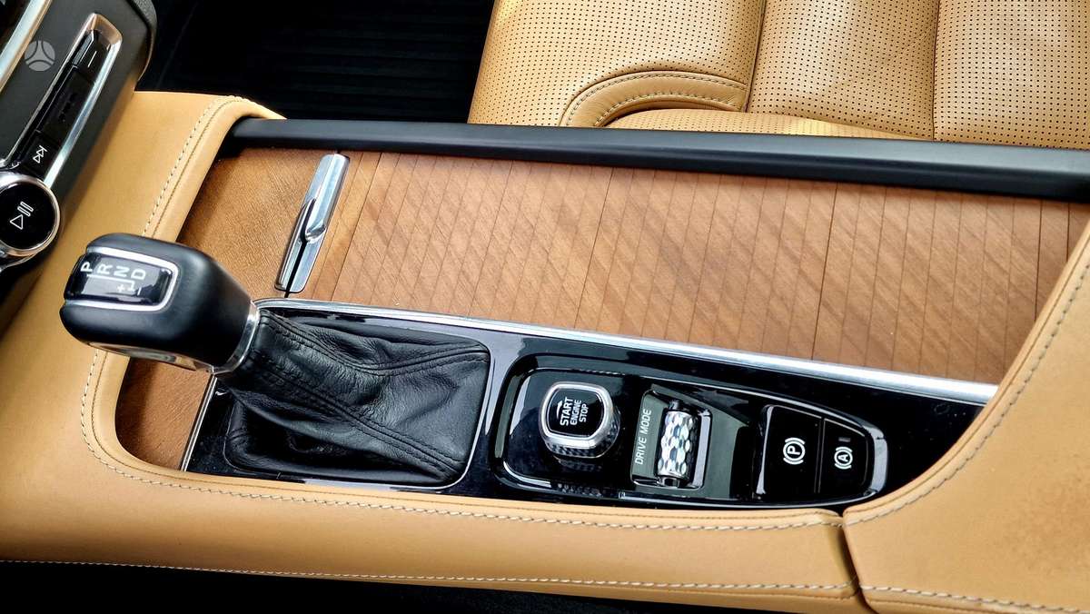 Volvo S90, 2.0 l., Седан