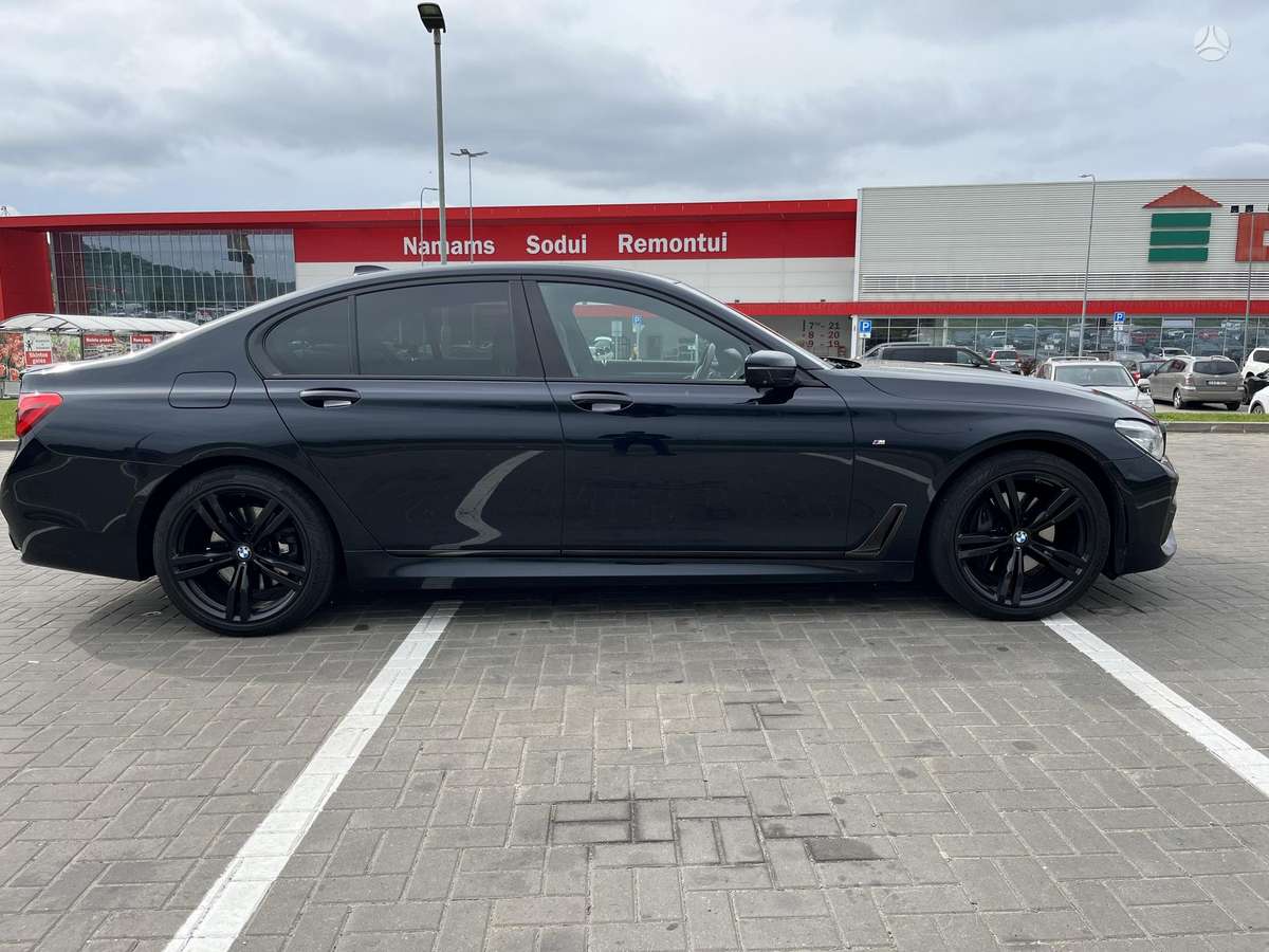 BMW 740, 3.0 l., Седан