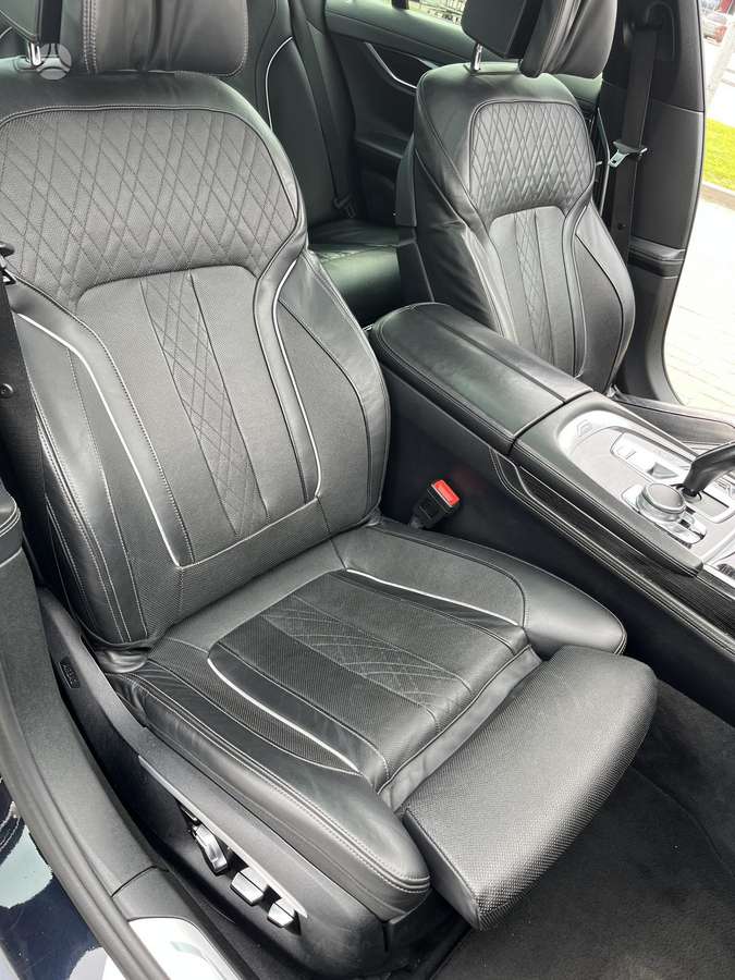 BMW 740, 3.0 l., Седан