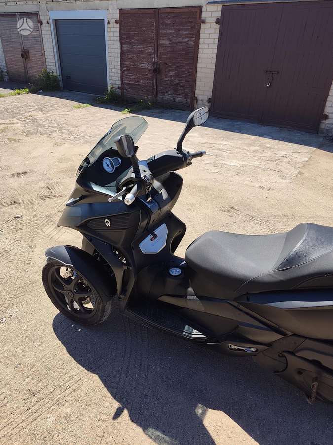 Quadro 350D 320cc, trikes