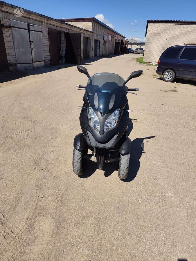 Quadro 350D 320cc, трициклы