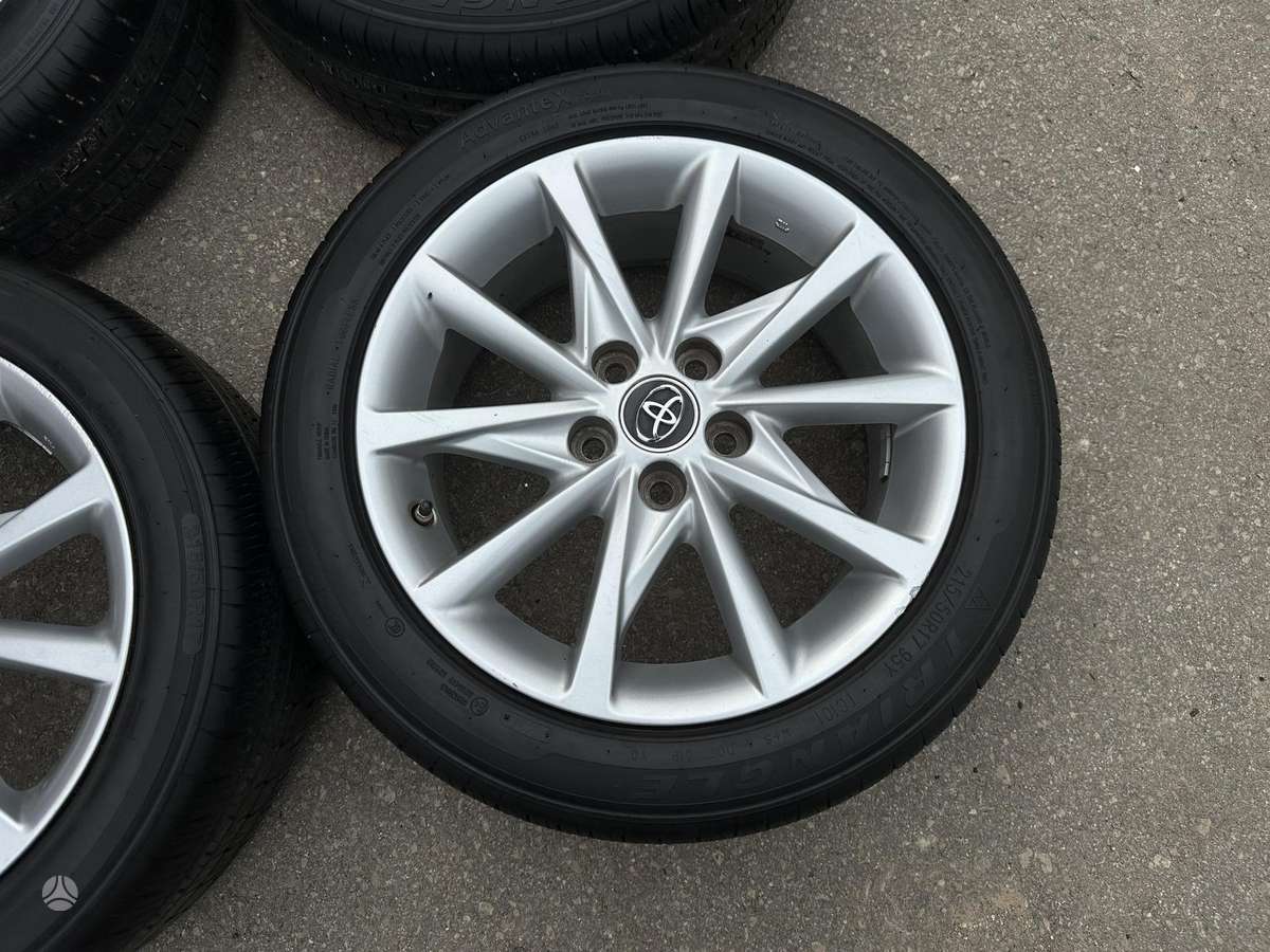 Toyota Prius +, легкосплавные , R17