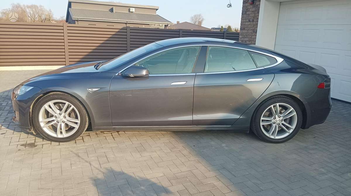 Tesla Model S, 70 кВт·ч, Седан