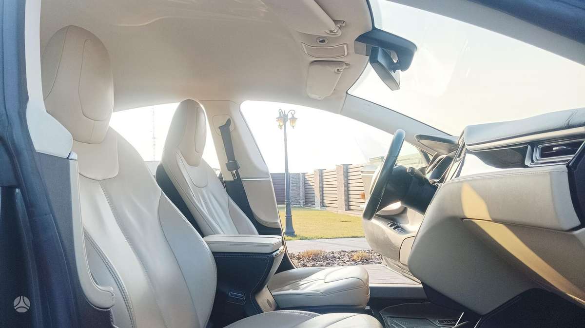 Tesla Model S, 70 кВт·ч, Седан
