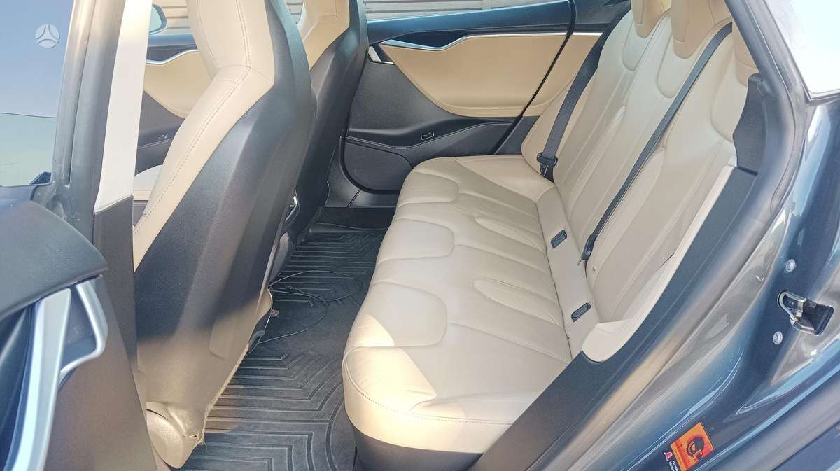 Tesla Model S, 70 кВт·ч, Седан