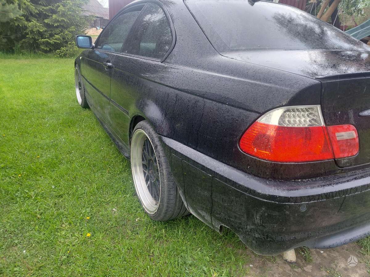 BMW 320, Uuu, Vaziuoja