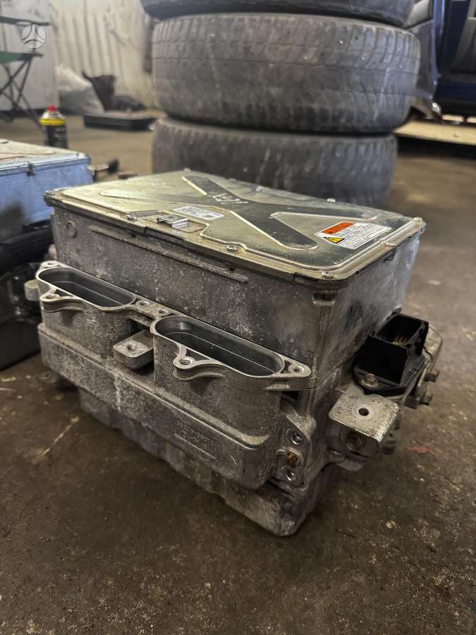 Lexus GS 450h generator