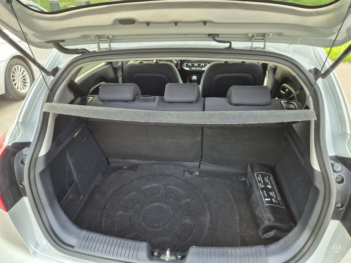 Kia Rio, 1.1 l., hatchback