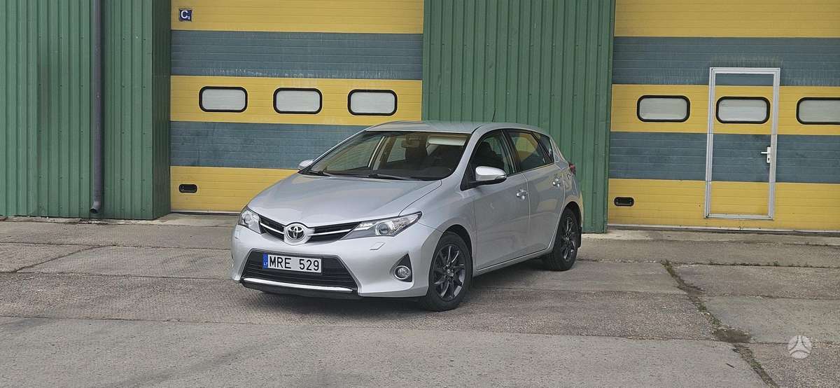Toyota Auris - 1