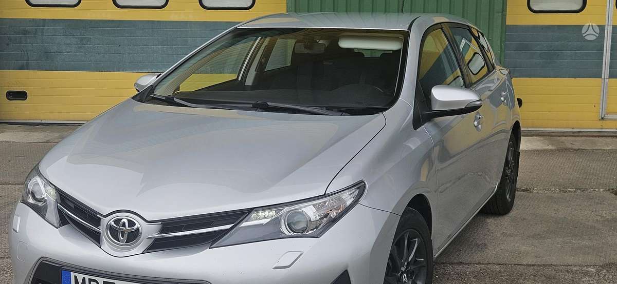 Toyota Auris - 2