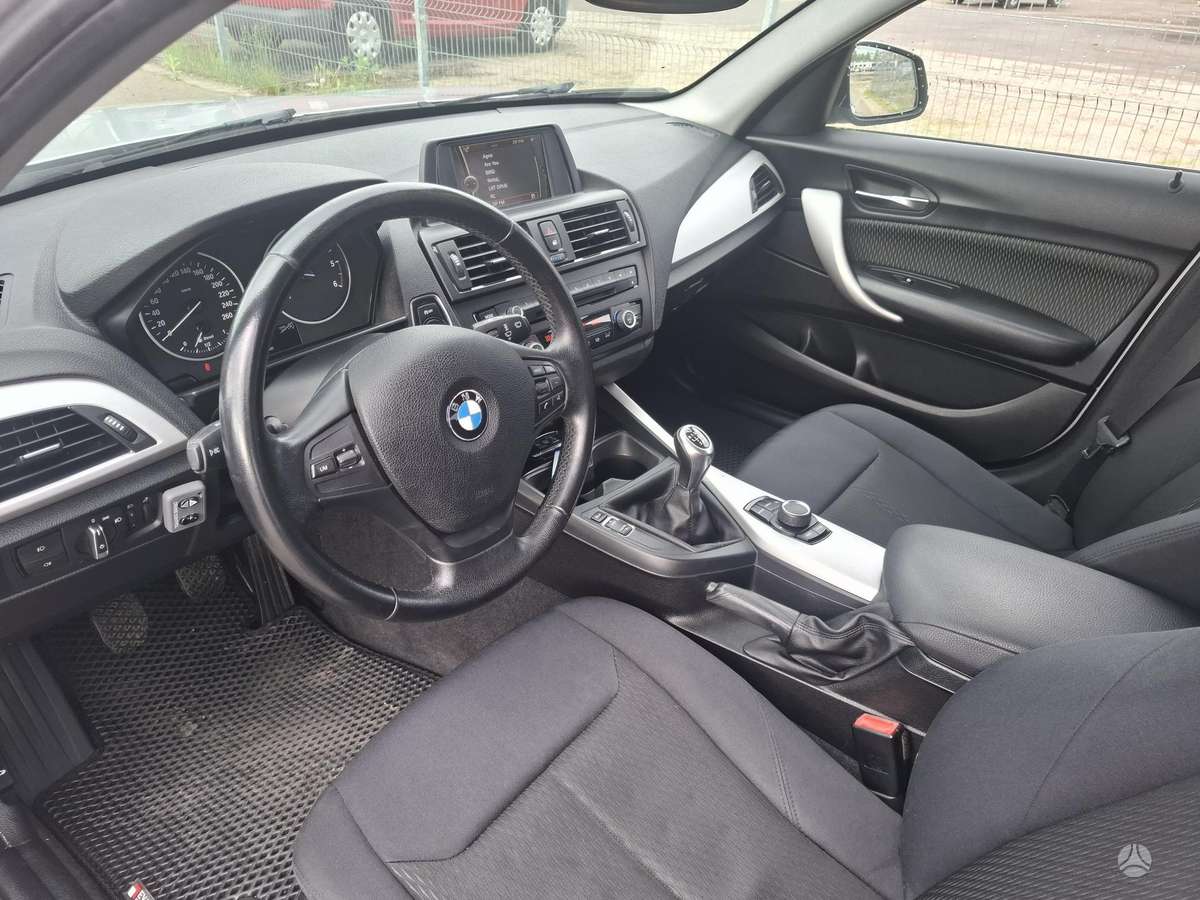 BMW 120, 2.0 l., hatchback