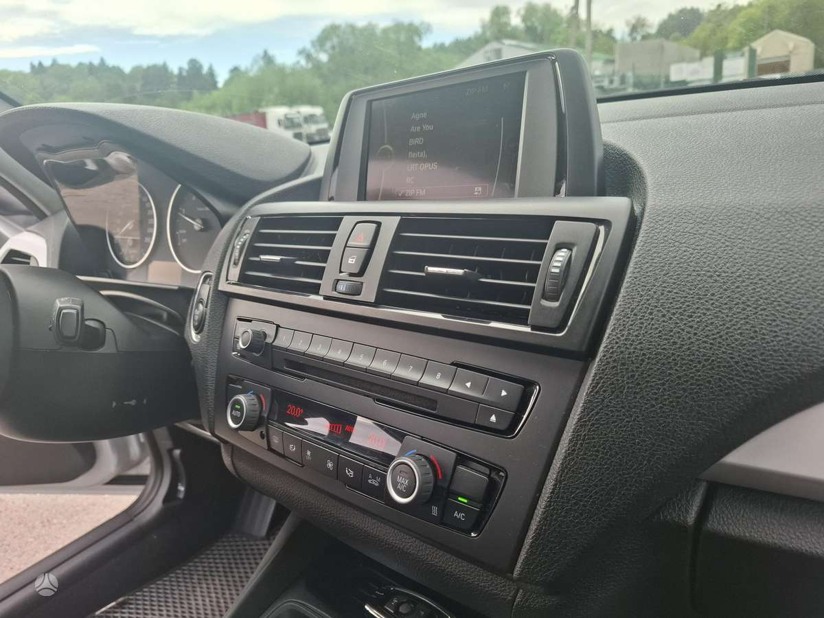 BMW 120, 2.0 l., hatchback