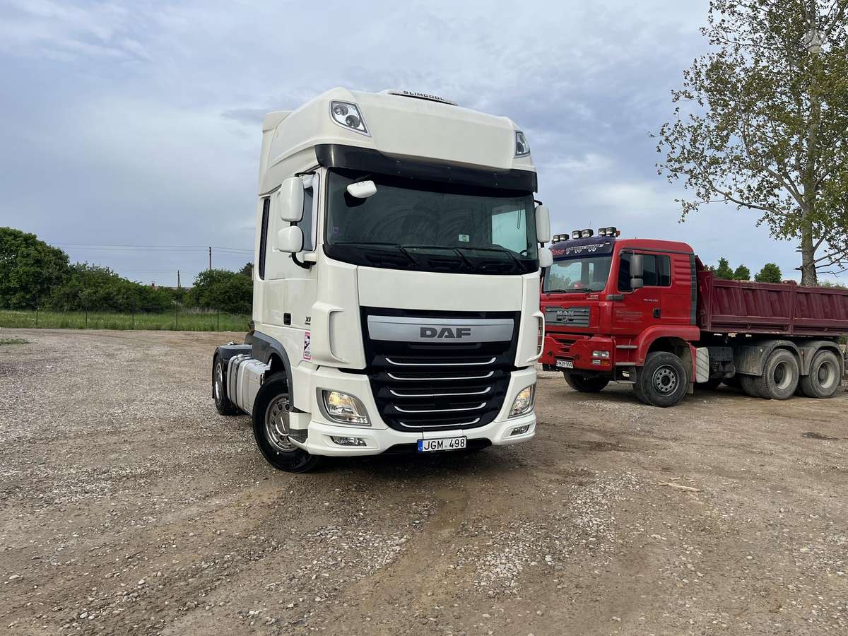 DAF 106, double sleeper