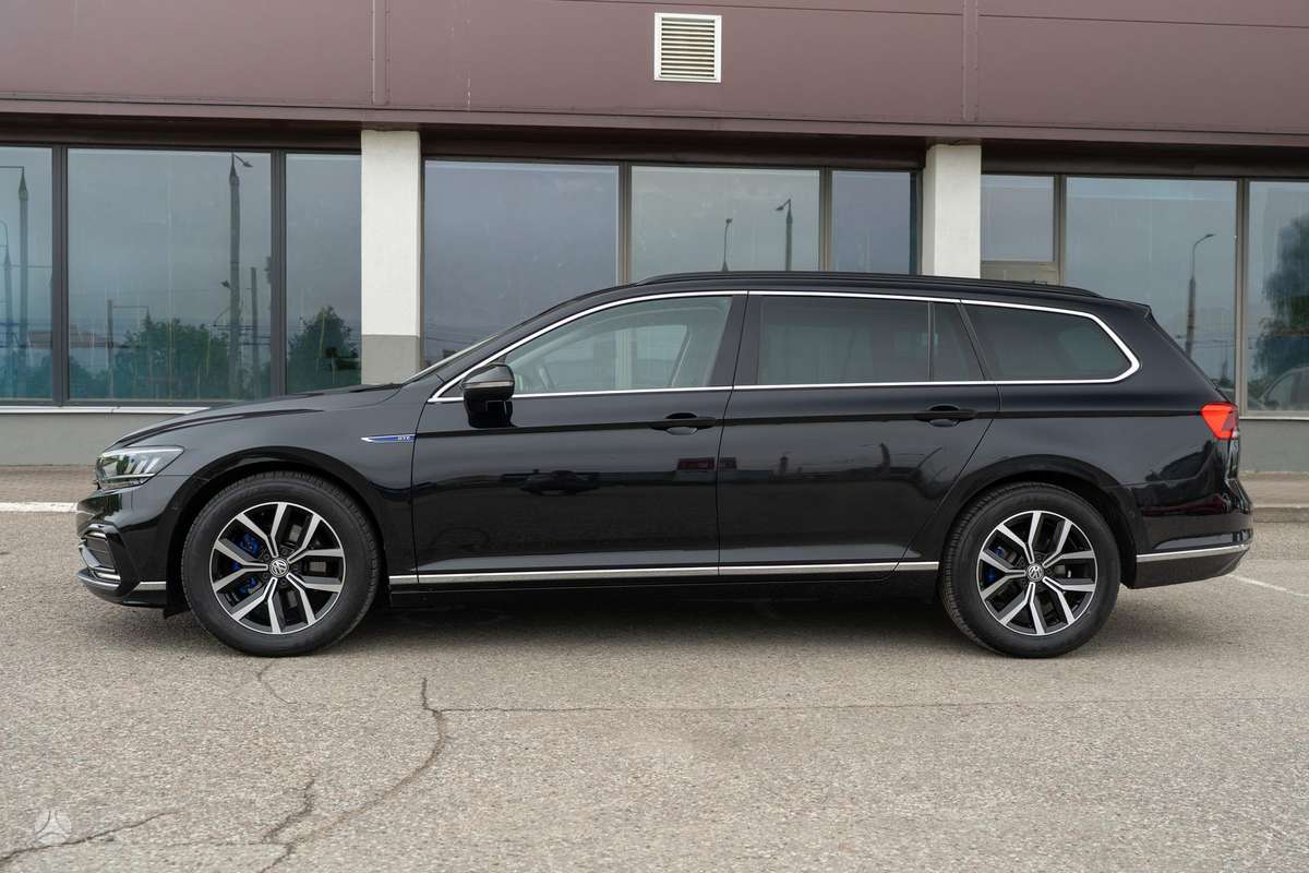 Volkswagen Passat - 2