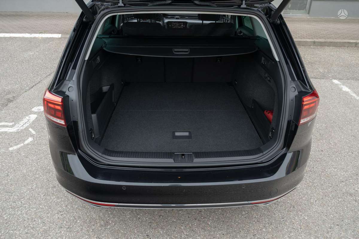 Volkswagen Passat - 11