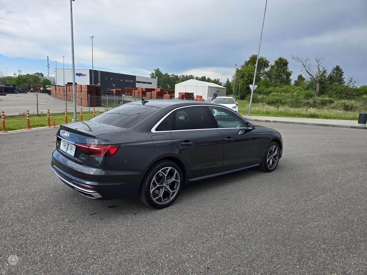 Audi A4, 2.0 l., Седан