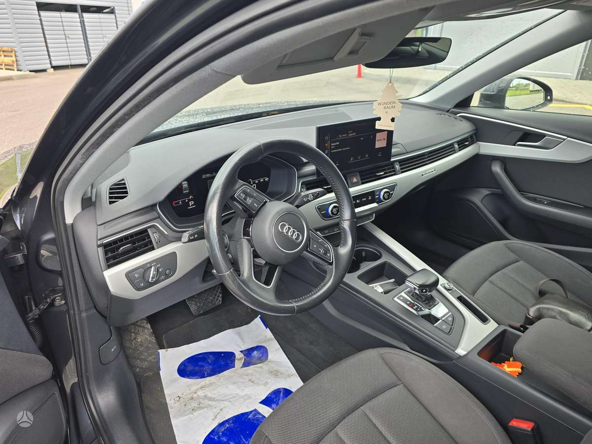 Audi A4, 2.0 l., Седан