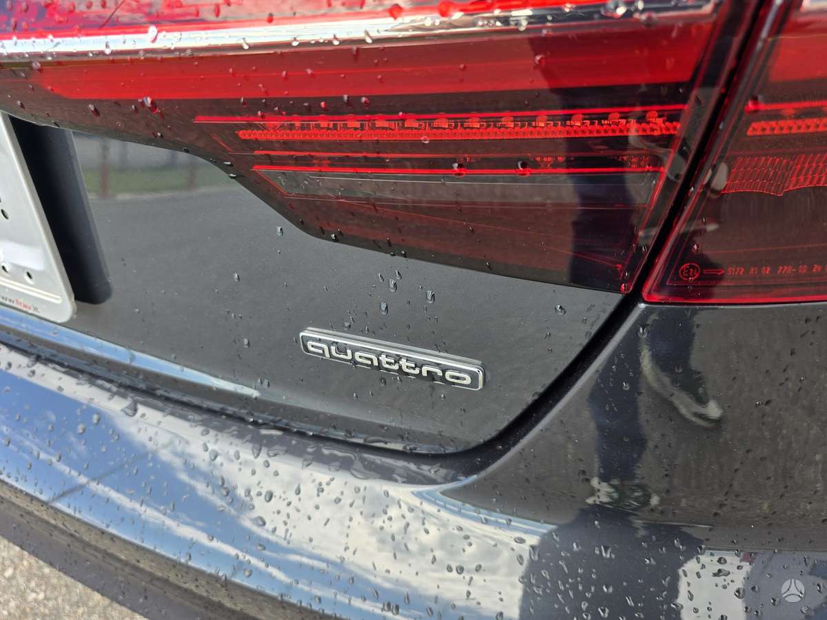 Audi A4, 2.0 l., Седан