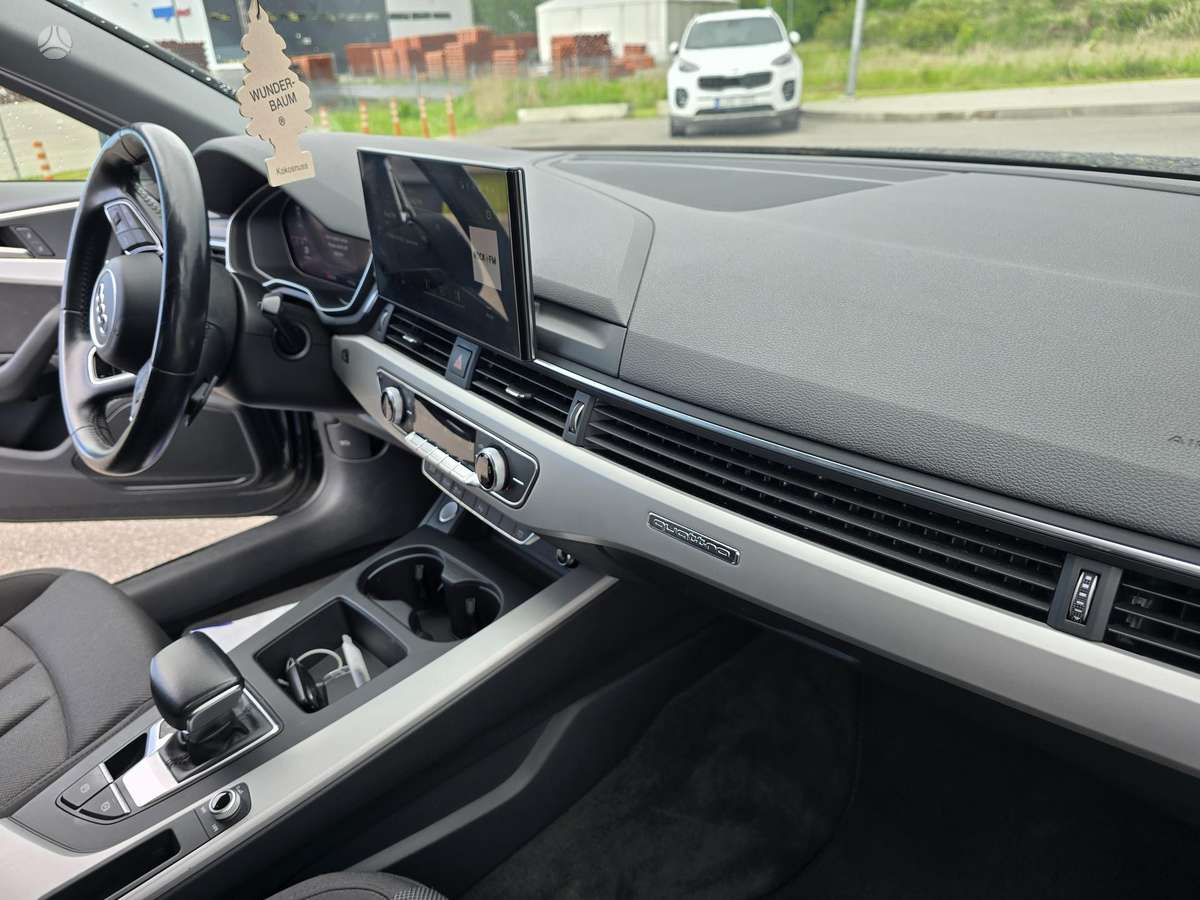 Audi A4, 2.0 l., Седан