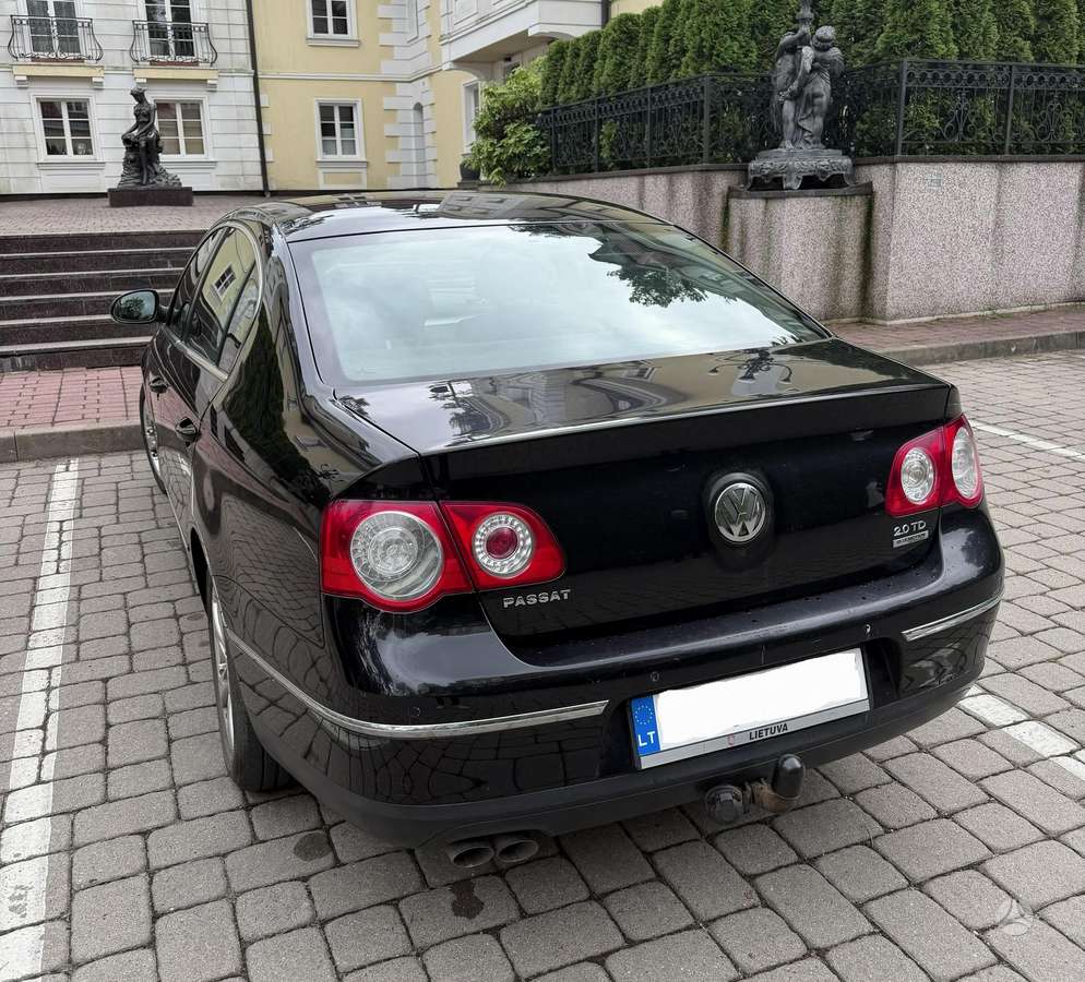 Volkswagen Passat - 4