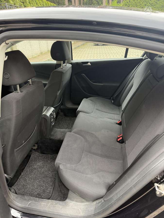Volkswagen Passat - 10
