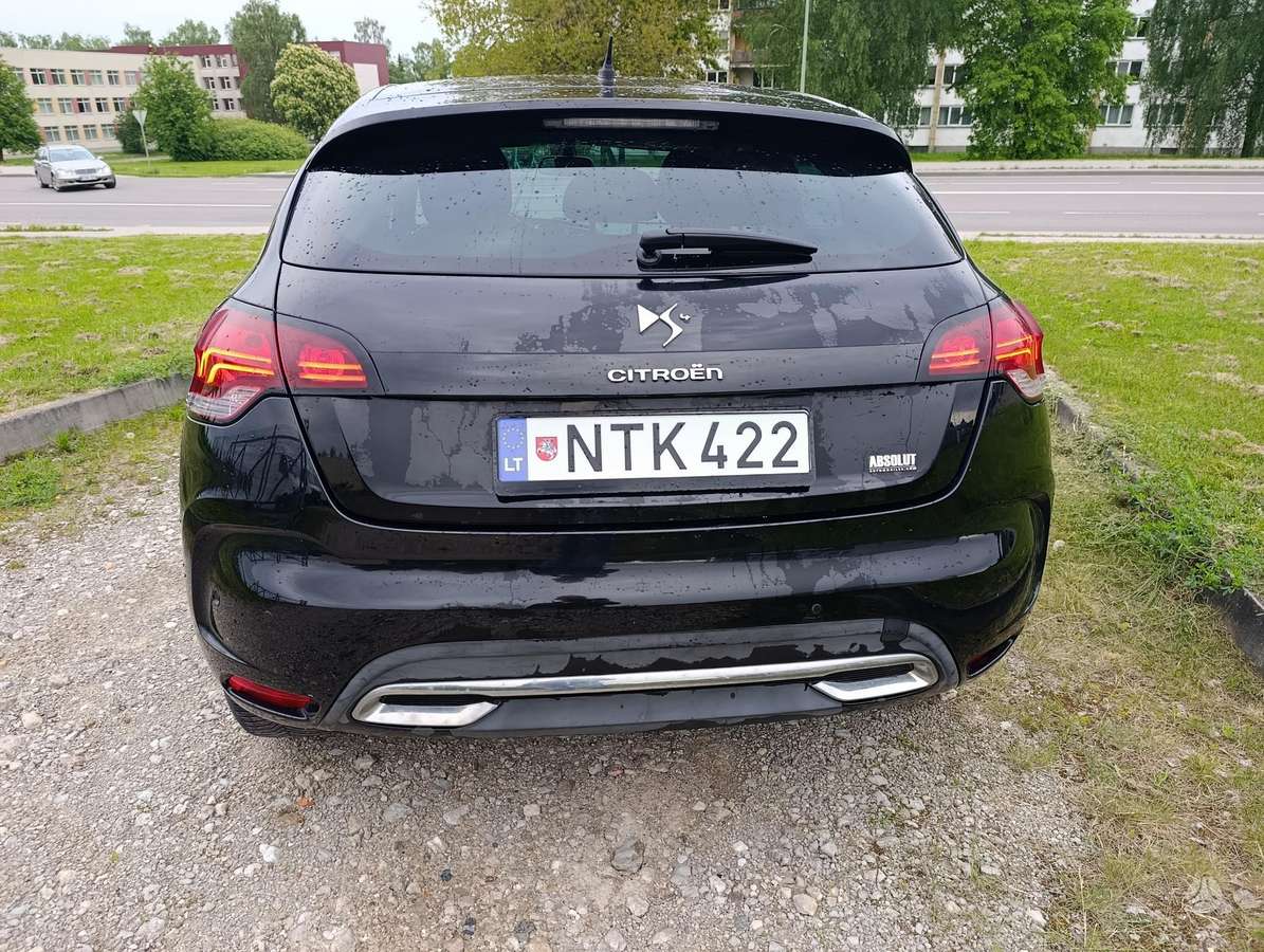 Citroen DS4, 1.2 l., hatchback