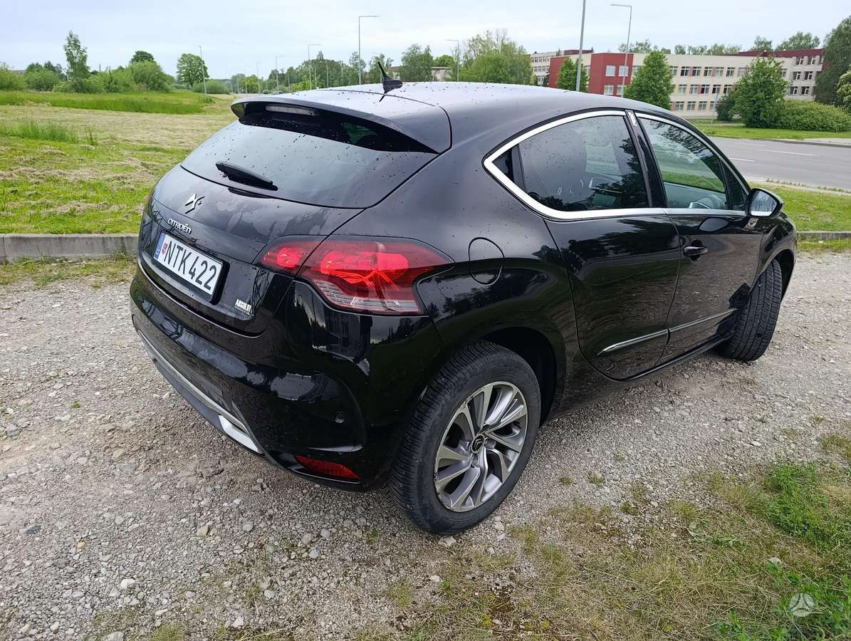 Citroen DS4, 1.2 l., hatchback