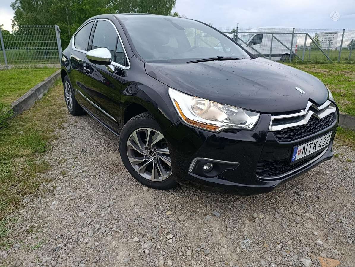 Citroen DS4, 1.2 l., hatchback