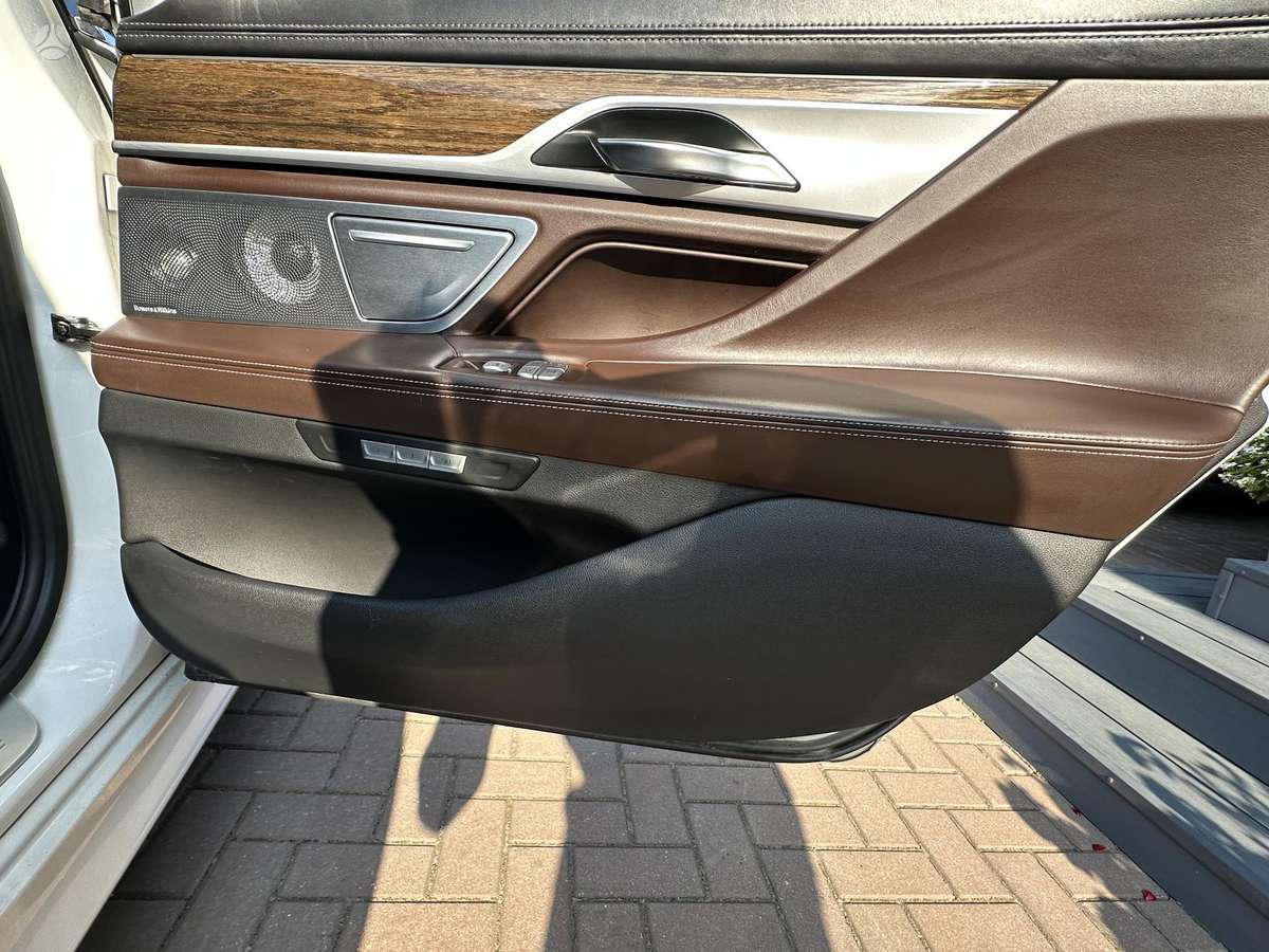 BMW 730, 3.0 l., Седан