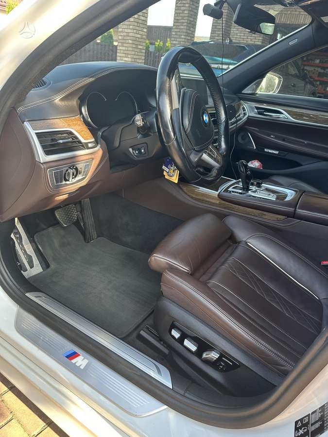 BMW 730, 3.0 l., Седан