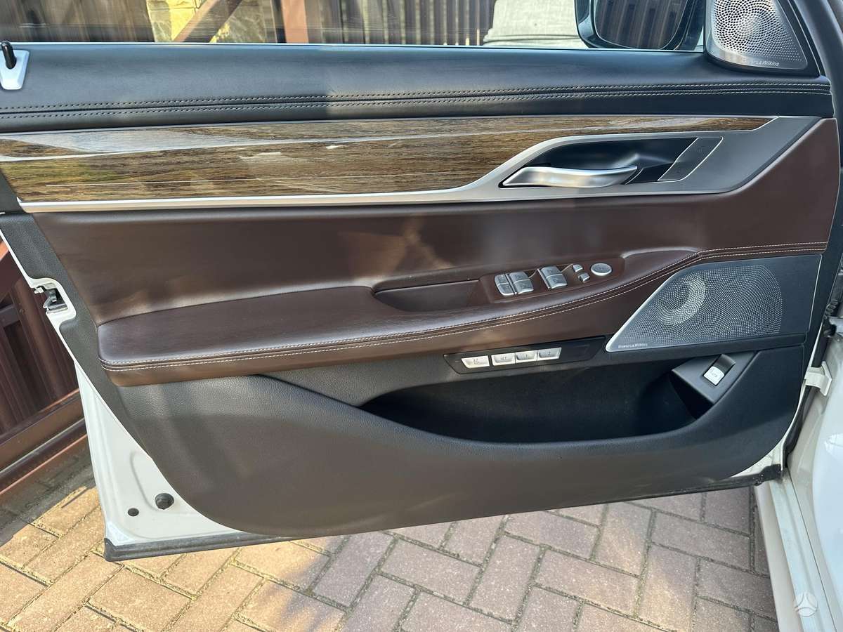 BMW 730, 3.0 l., Седан