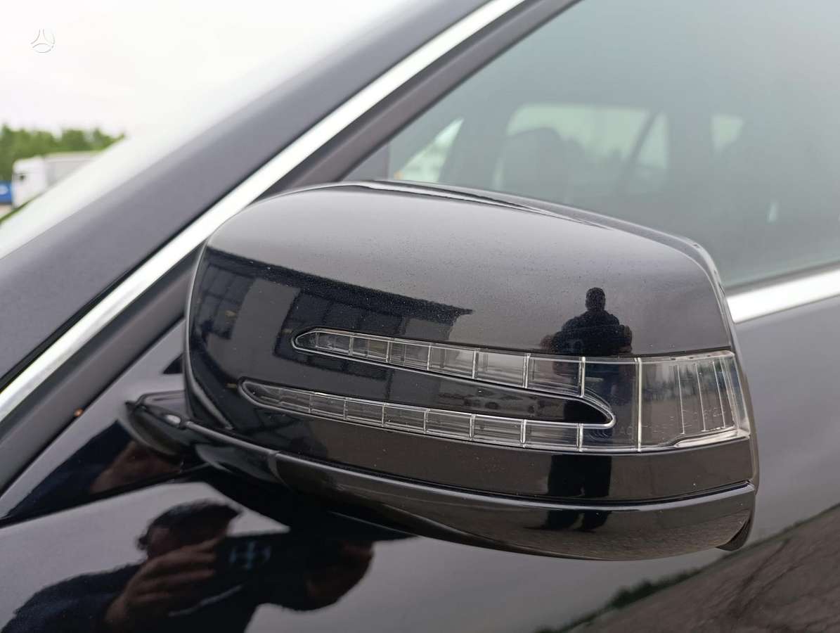 Mercedes-Benz E300, Универсал