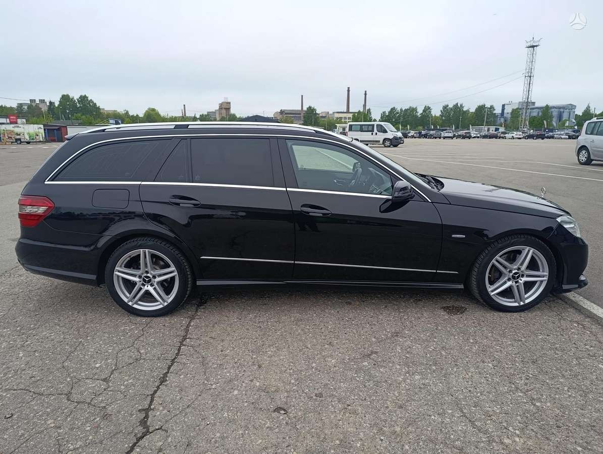 Mercedes-Benz E300, Универсал