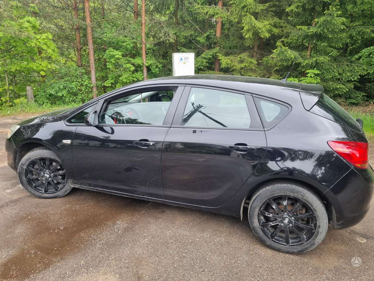 Opel Astra, 2.0 l., Хэтчбек