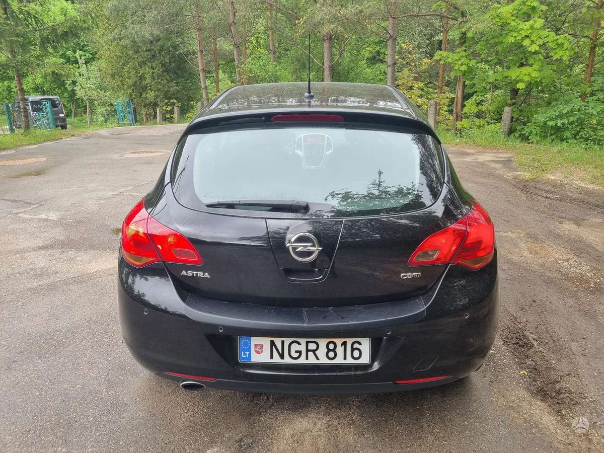 Opel Astra, 2.0 l., Хэтчбек