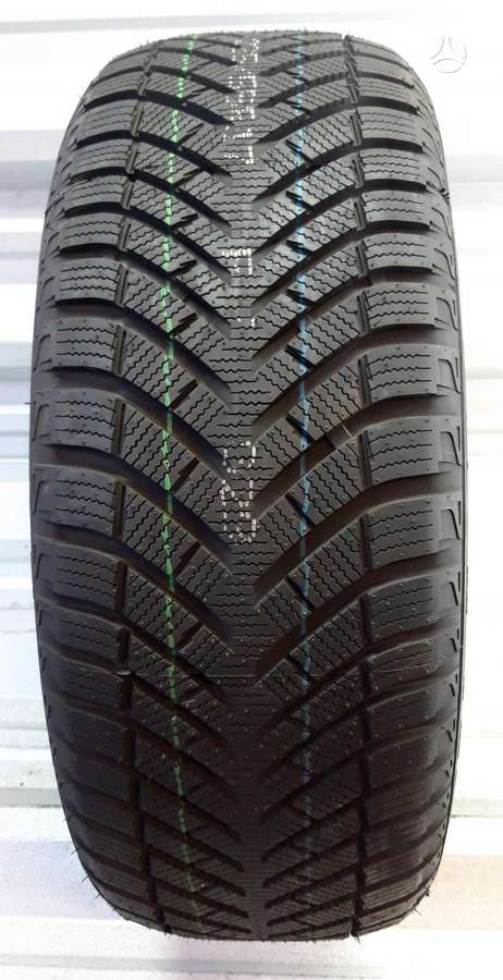-Kita- Neolin Neowinter, winter 245/45 R18