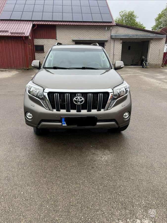 Toyota Land Cruiser - 1