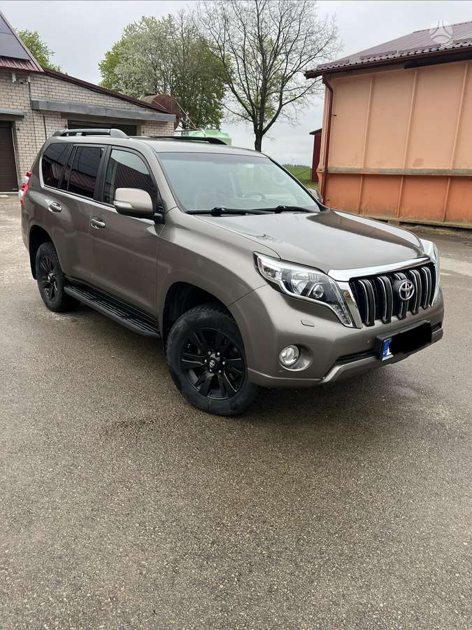 Toyota Land Cruiser - 2