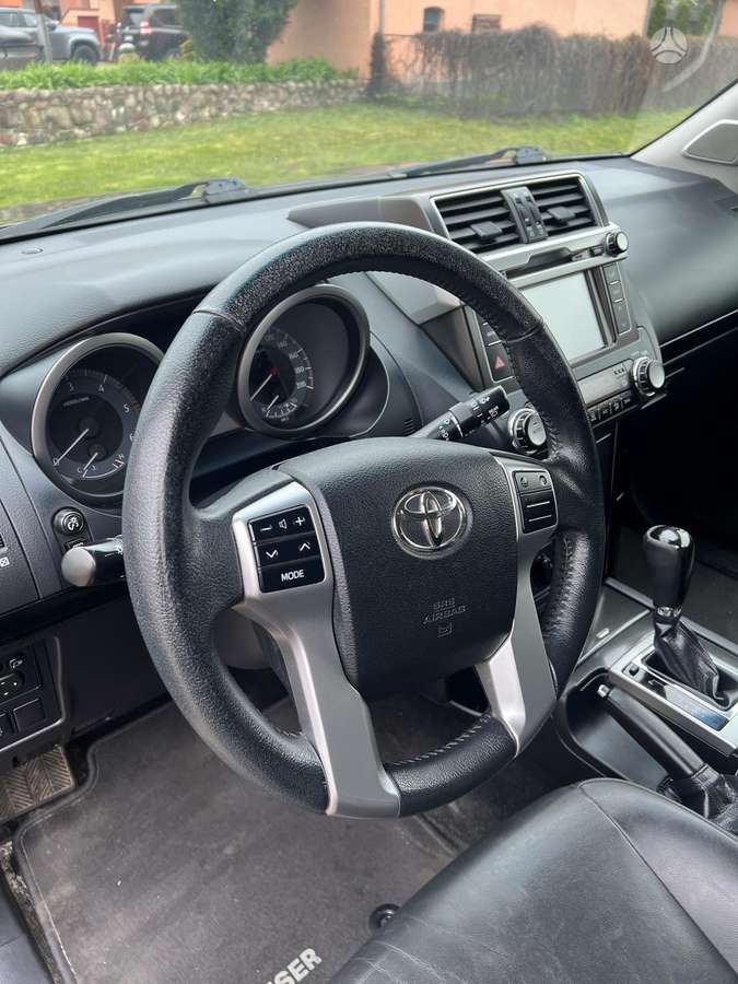 Toyota Land Cruiser - 6