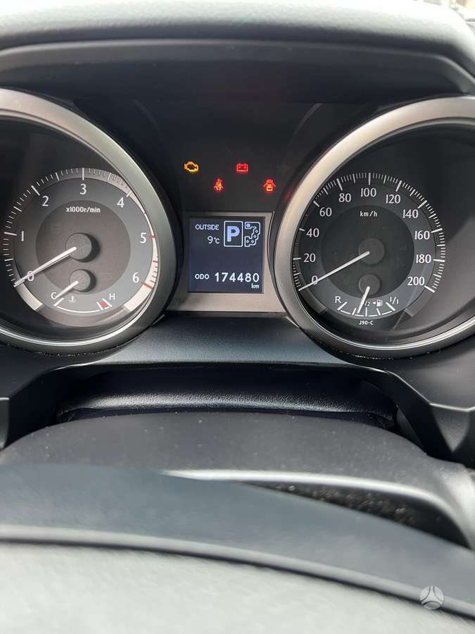 Toyota Land Cruiser - 10