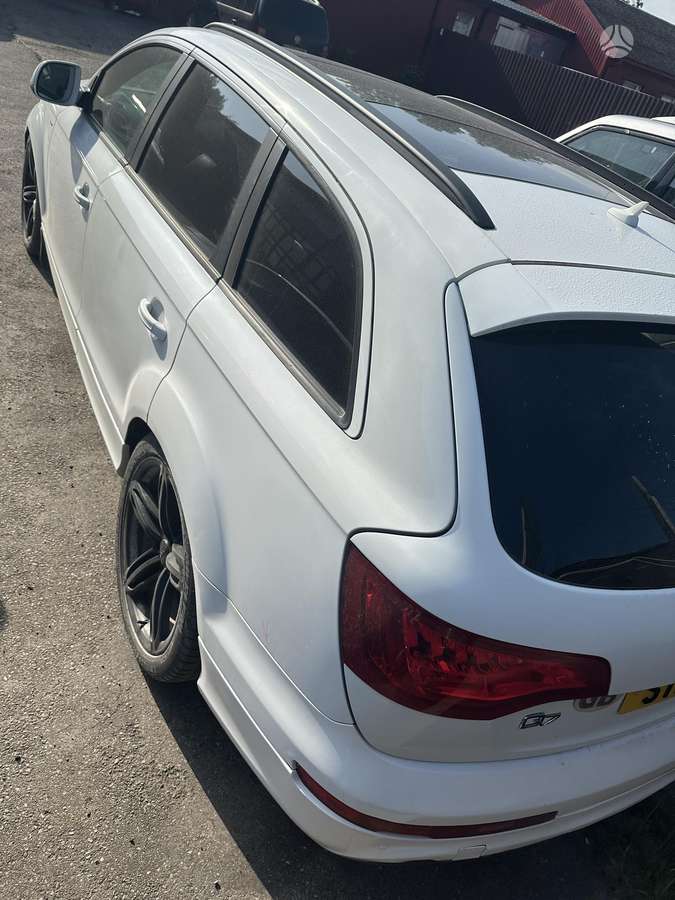 Audi Q7 по частям. Detaliu pristatymas
