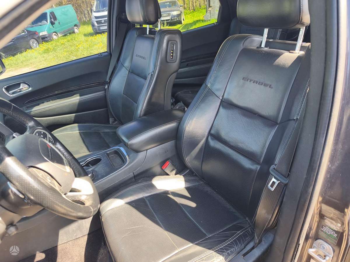 Dodge Durango Spalva pau