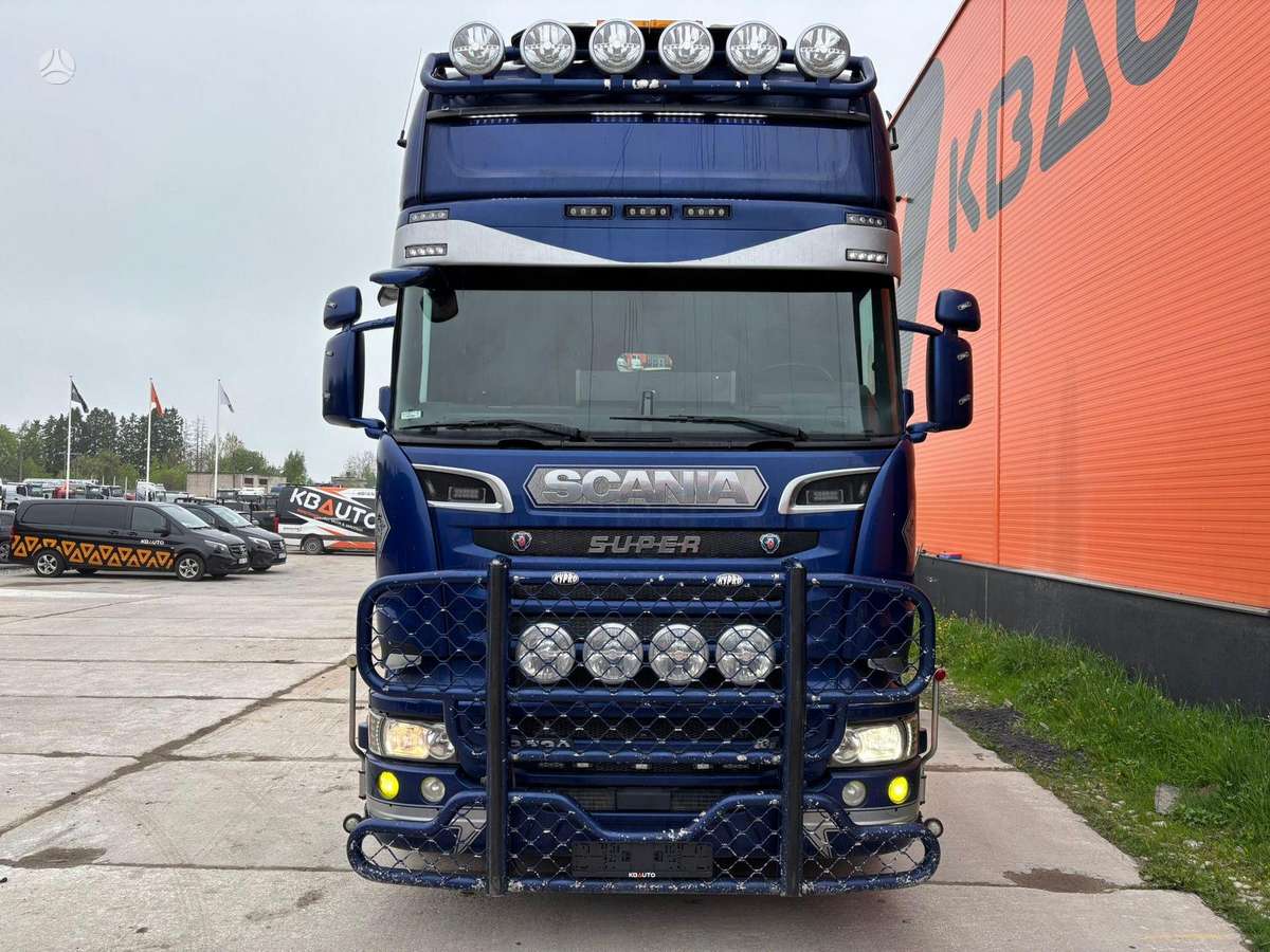 Scania R730 8x4*4, шасси