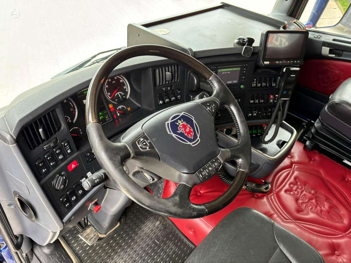 Scania R730 8x4*4, шасси